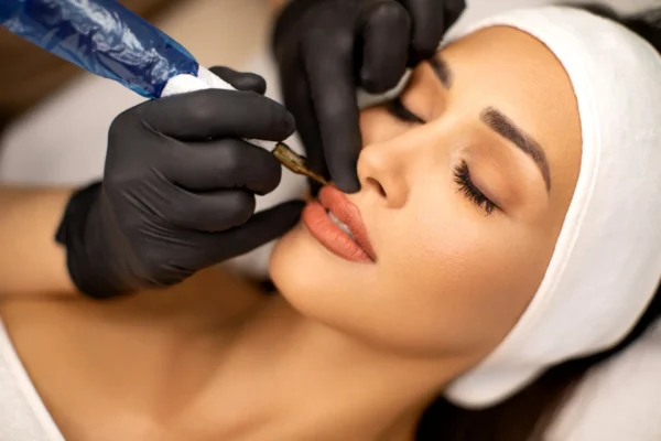 ¿Es recomendable usar crema anestésica para tatuajes? 3 microblading labial